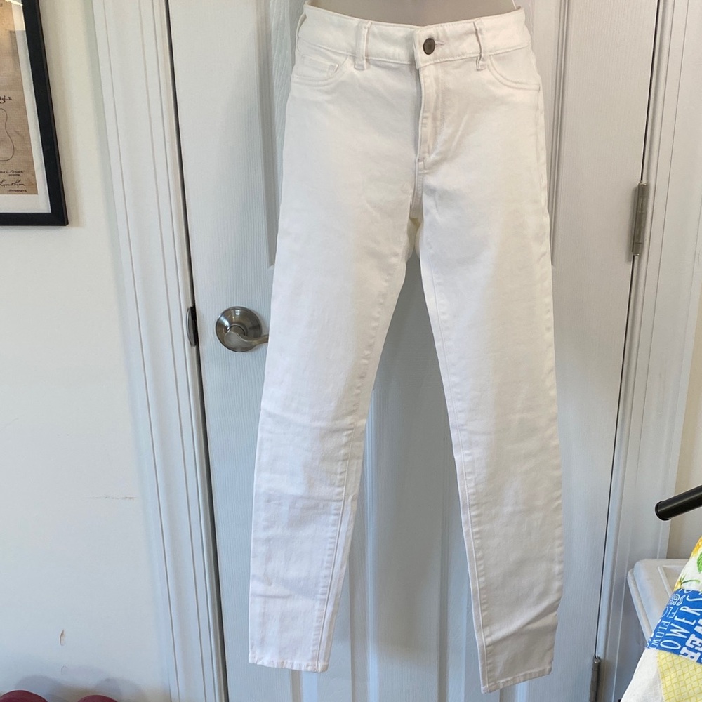 DL1961 White Denim Straight Leg Jeans. Size 26.